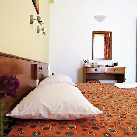 Maritime Hotel Apartments Petaloudes Eksteriør billede