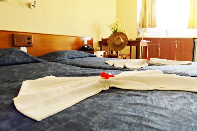 Maritime Hotel Apartments Petaloudes Eksteriør billede