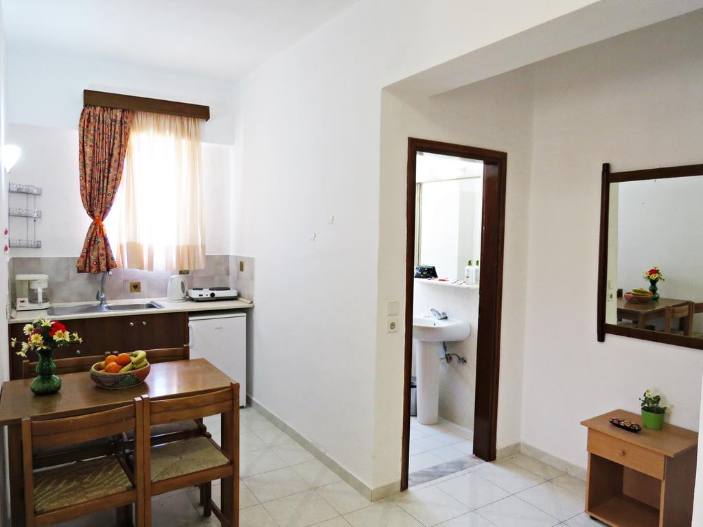 Maritime Hotel Apartments Petaloudes Eksteriør billede